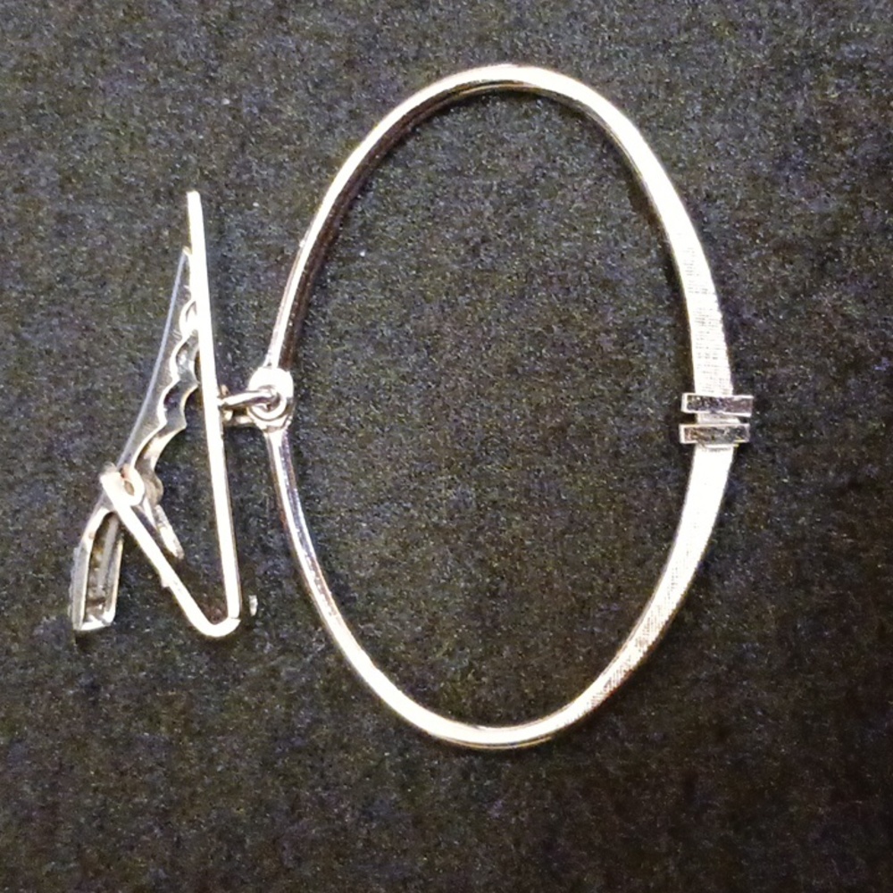 Loop Tie Clasp